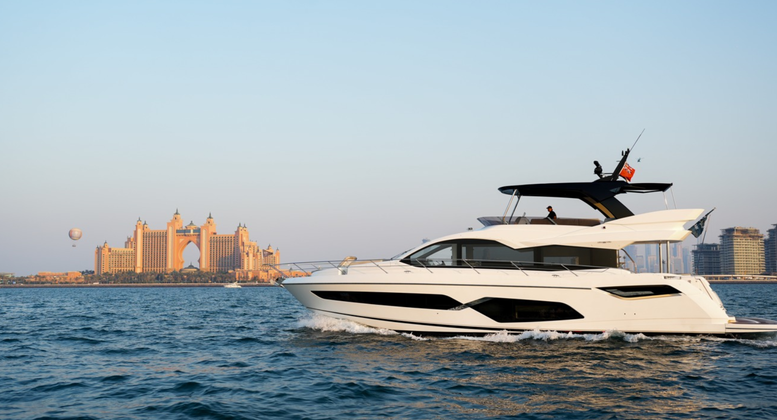 Most Beautiful Dubai Beaches to Visit When Renting a Yacht