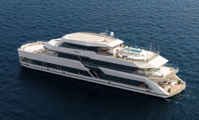 The-Role-of-Yacht-Brokers-in-High-Value-Purchases-